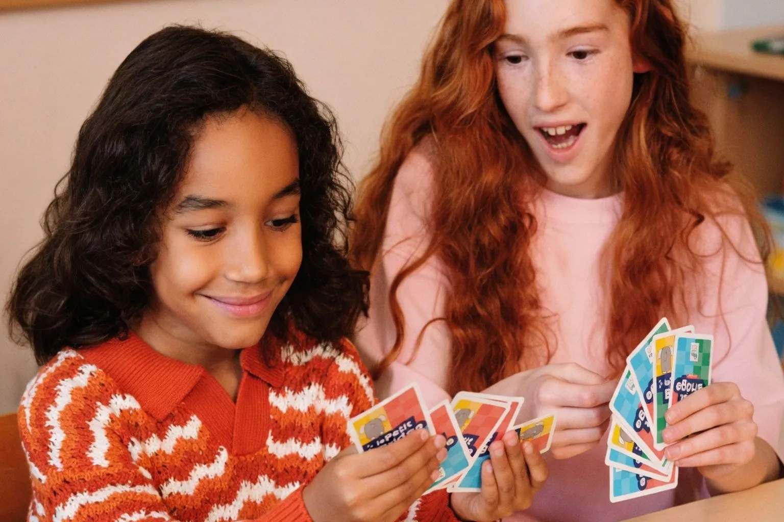Apprendre les mathématiques par le bridge : une méthode ludique pour le collège