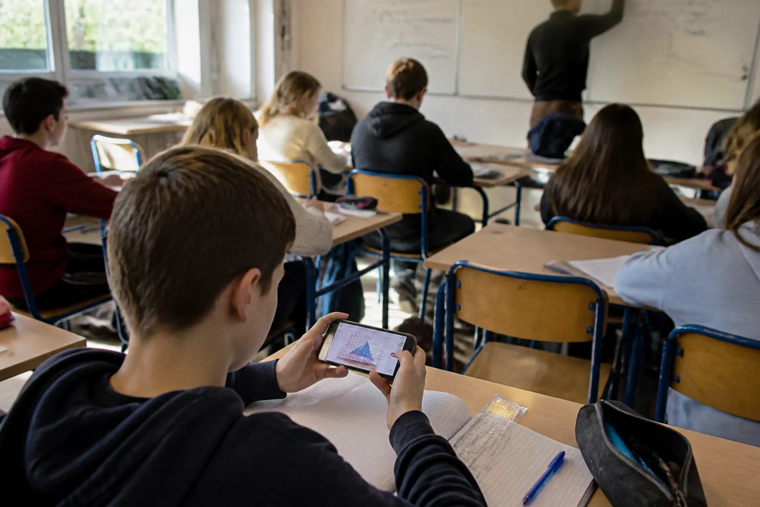 Comprendre les écrans de smartphone : géométrie et proportionnalité au collège