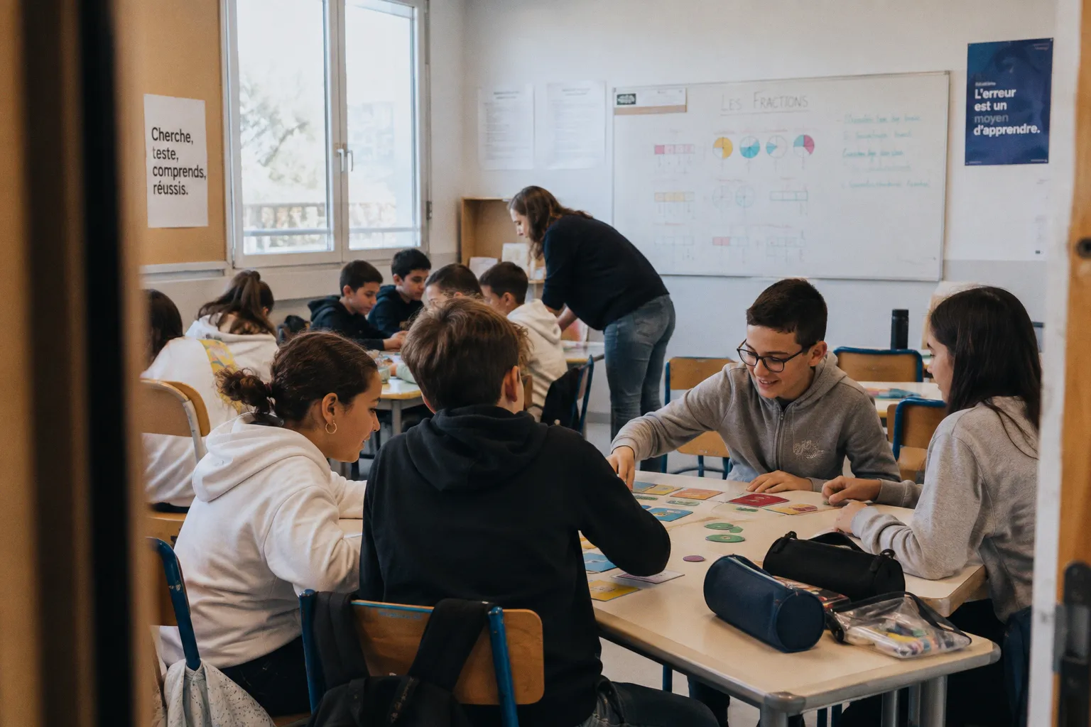 Enseigner les mathématiques par le jeu : une approche pour ancrer les concepts abstraits