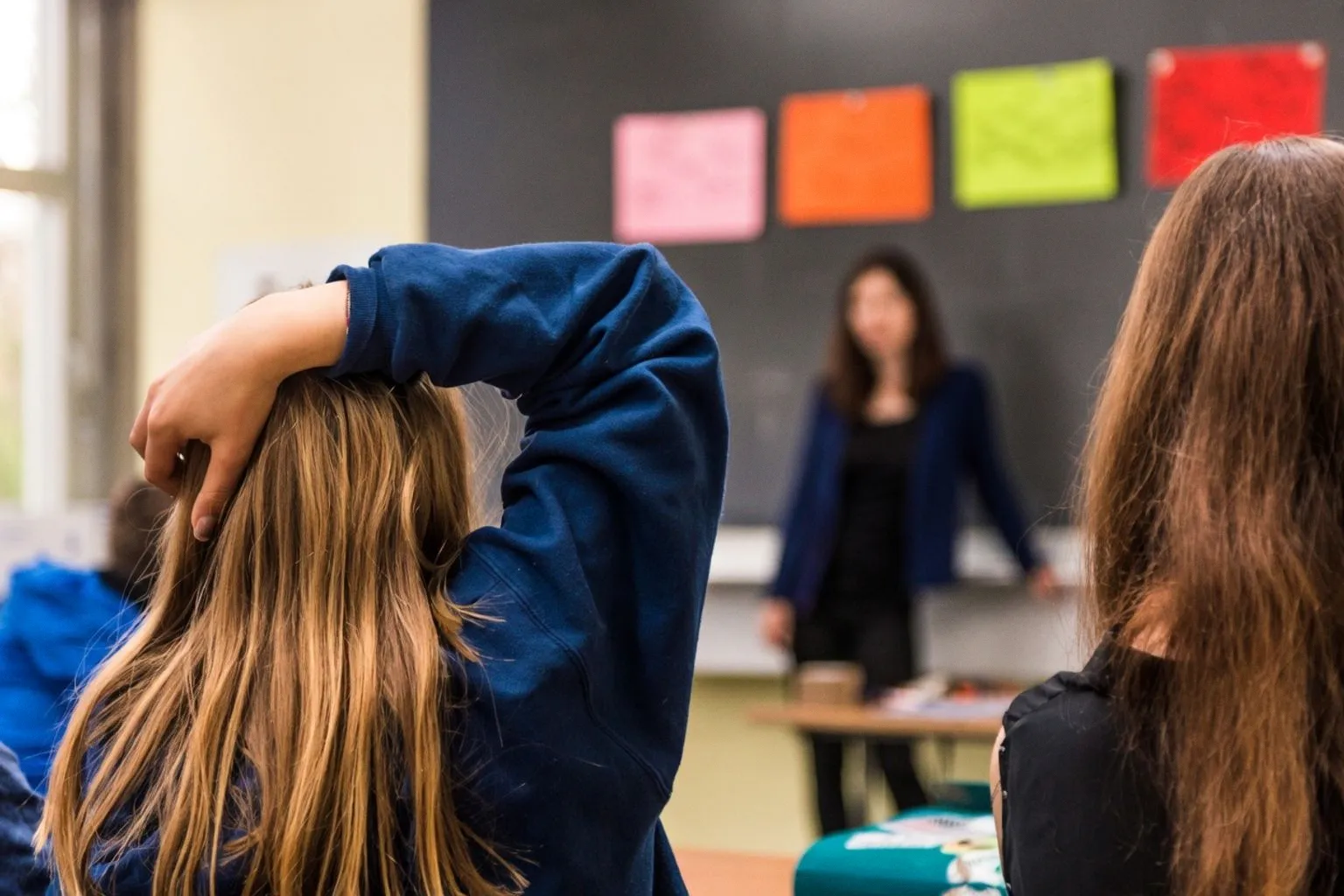 Niveau scolaire en Suisse : pourquoi les lacunes en maths et français inquiètent les employeurs